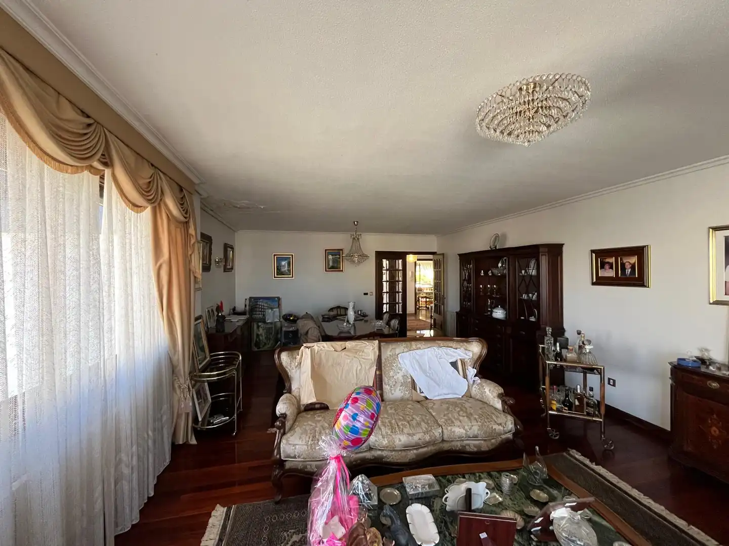 Sala d'estar de Casa o xalet en venda en Vigo  amb Calefacció, Jardí privat i Parquet