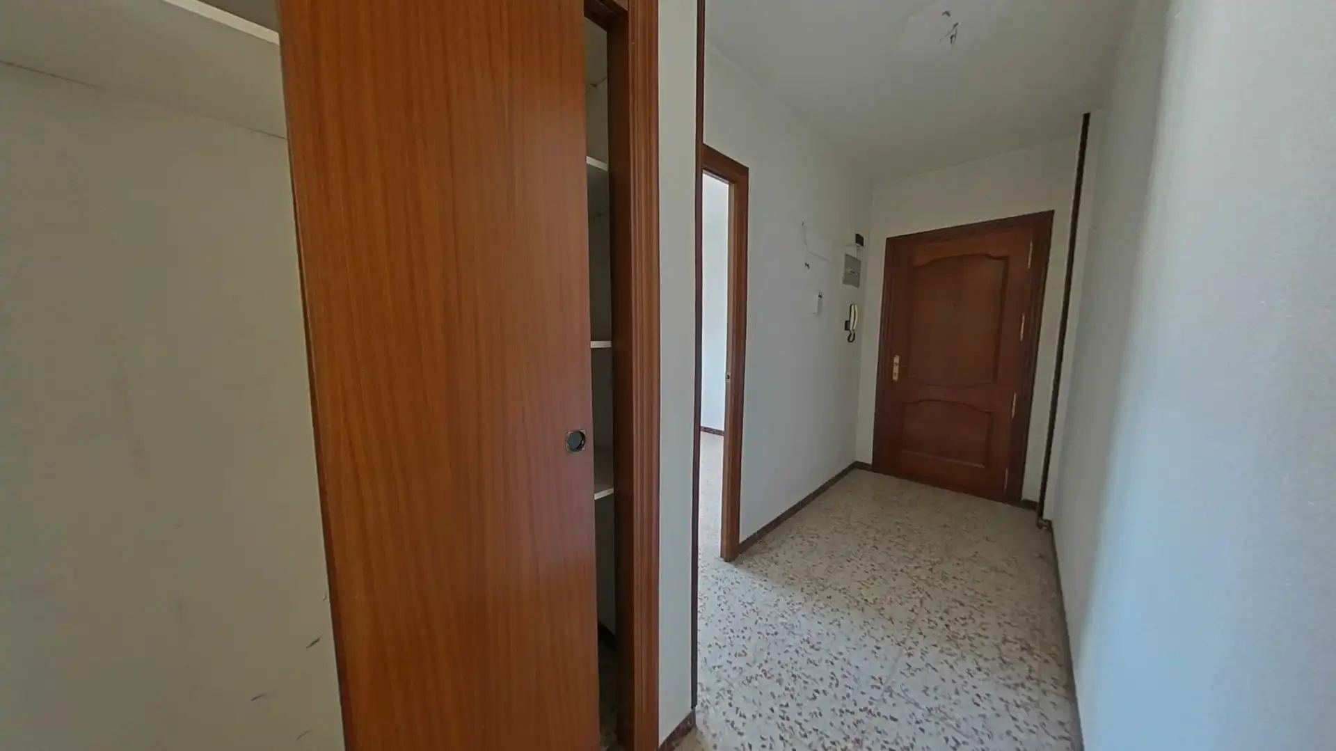 Piso en venta en El Pinós / Pinoso con Balcón
