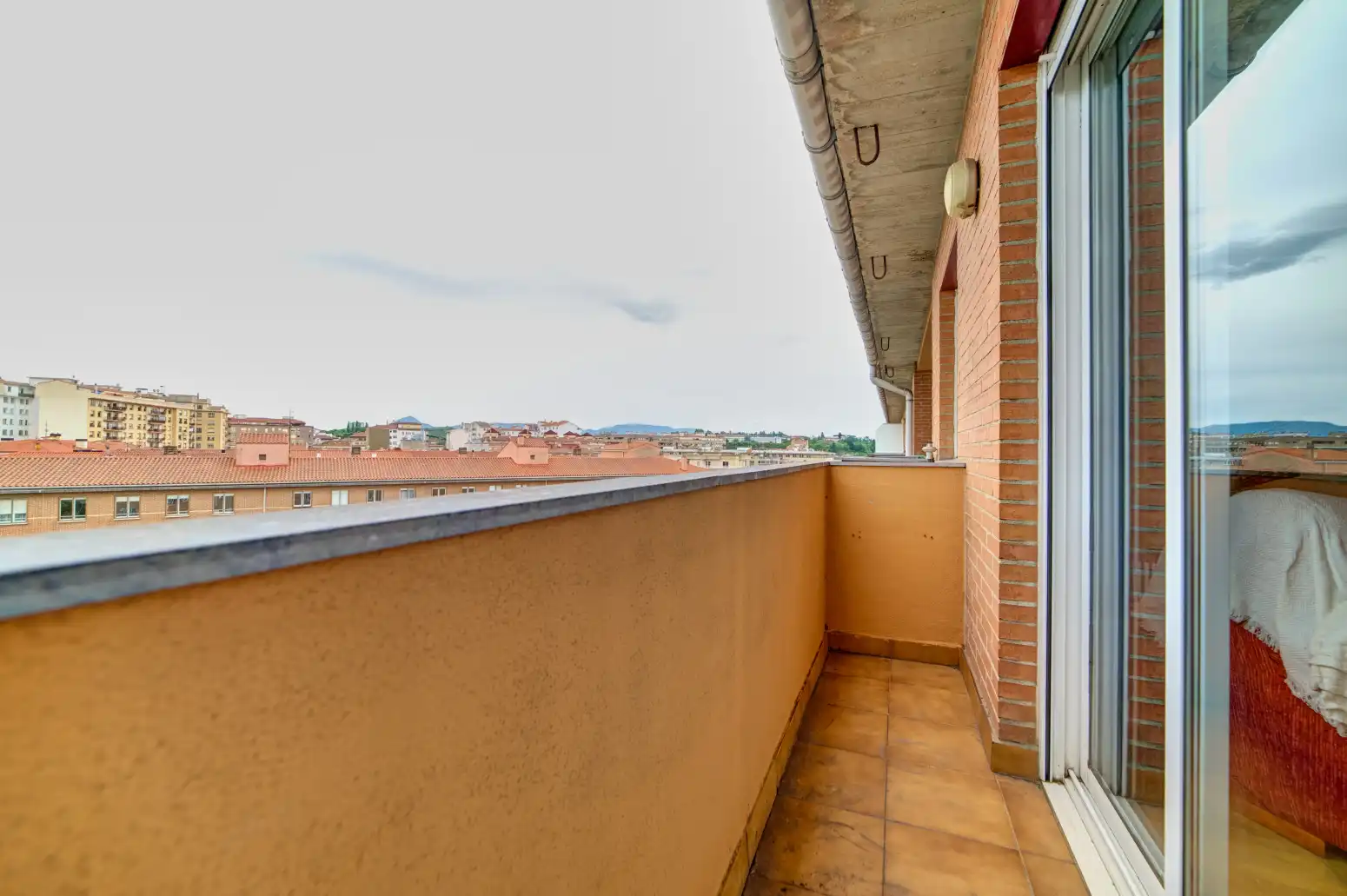 Terraza de Piso en venta en Burlada / Burlata con Calefacción, Parquet y Terraza