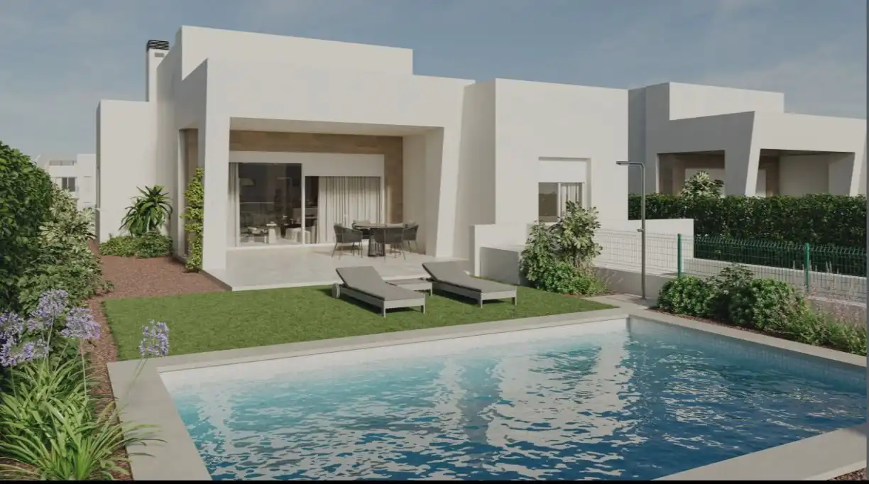 Maison mitoyenne avec piscine à vendre à Calle Dolores