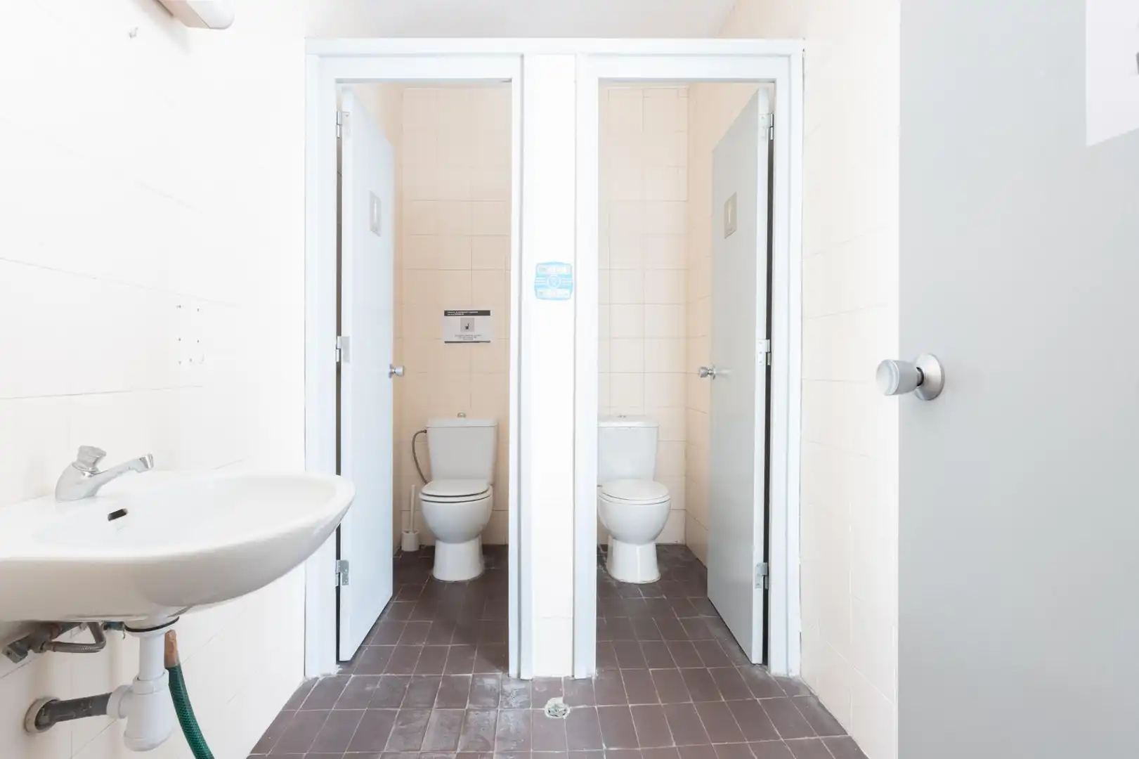 Bathroom of Office for rent in Barcelona