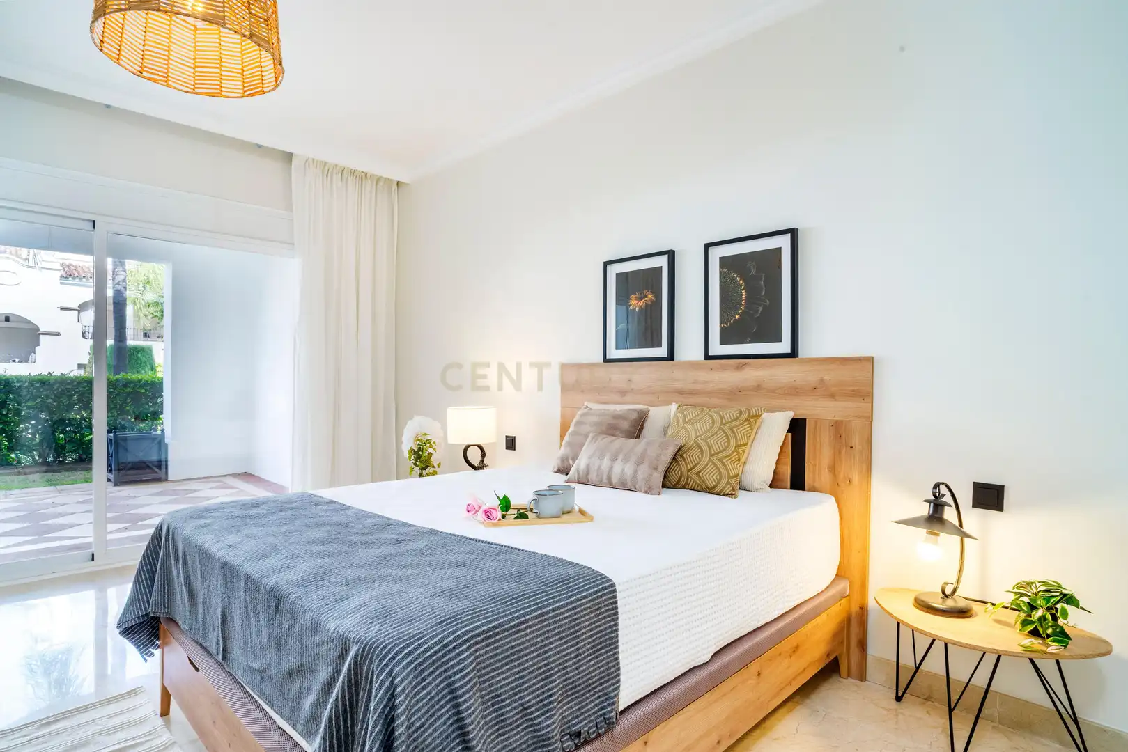 Schlafzimmer von Wohnungen zum Verkauf in Marbella mit Klimaanlage, Privatgarten und Ofen