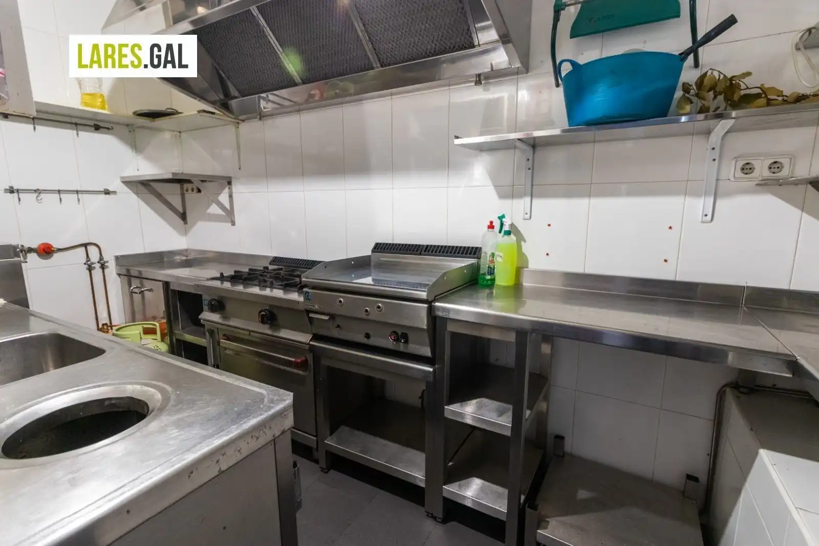 Cuina de Local en venda en Marín amb Domòtica
