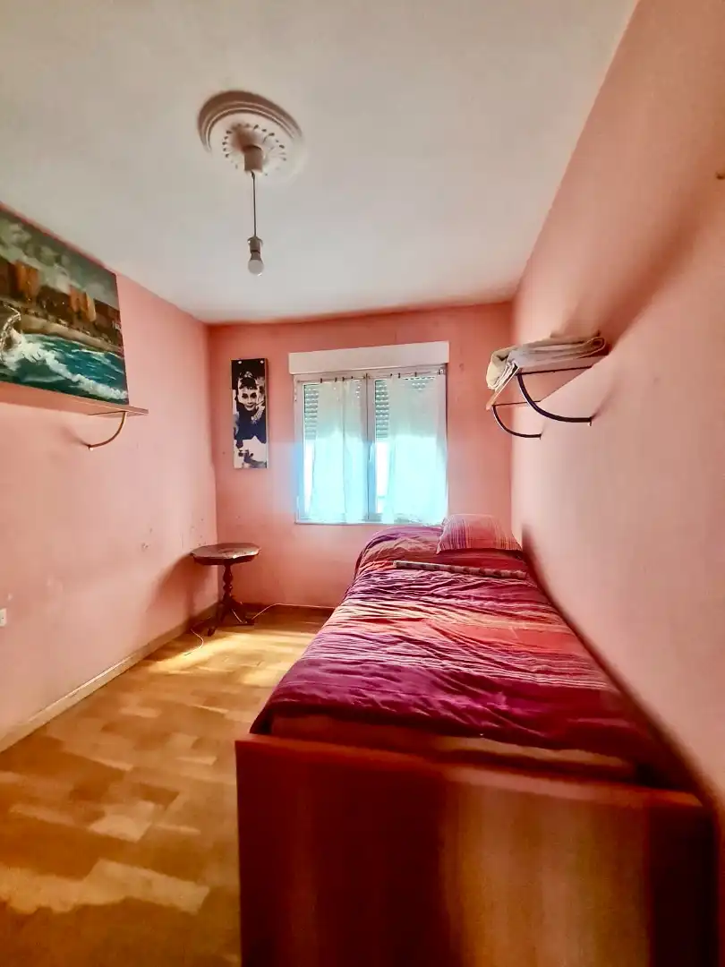 Habitación de Piso en venta en Gijón  con Parquet y Amueblado