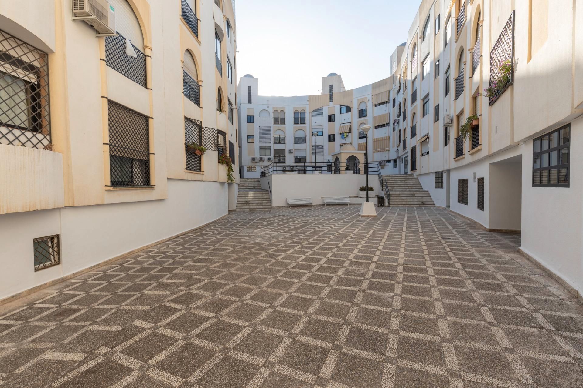 Vista exterior de Pis en venda en Almuñécar amb Terrassa i Balcó