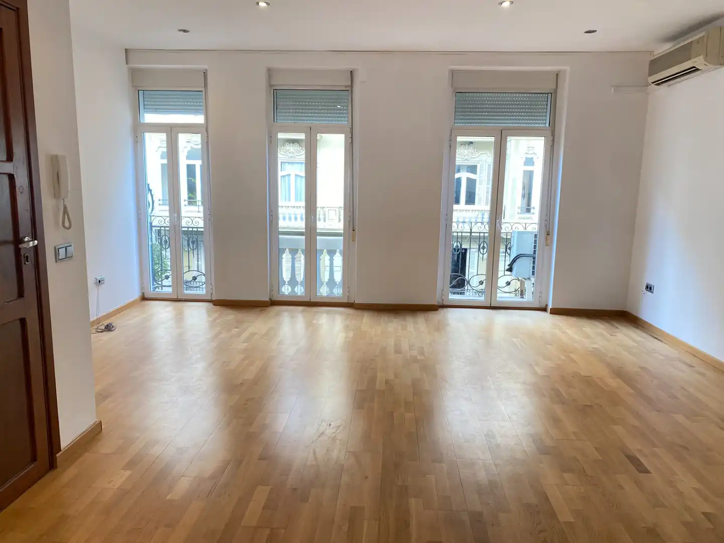 Flat with terrace to rent in Carrer del Mestre Gozalbo, imagen 2
