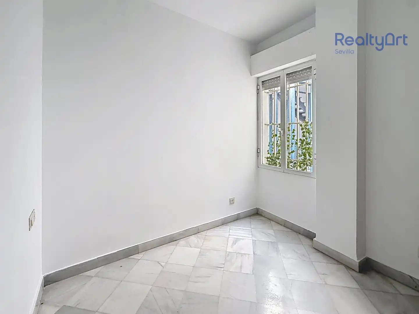 Habitación de Piso en venta en Sevilla con Aire acondicionado y Balcón