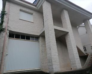 Vista exterior de Casa o xalet en venda en Villafranca del Bierzo amb Jardí privat