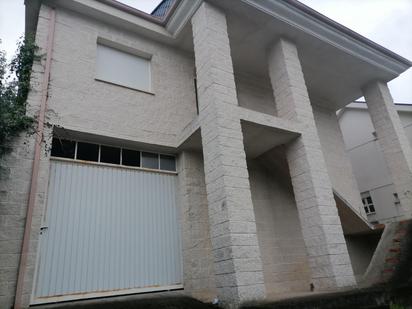 Vista exterior de Casa o xalet en venda en Villafranca del Bierzo amb Jardí privat