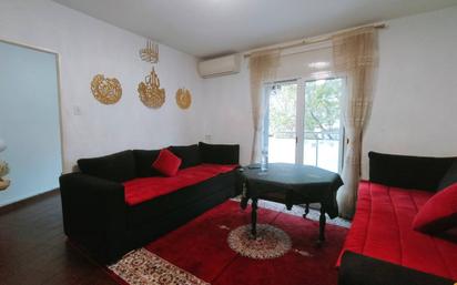 Sala d'estar de Pis en venda en Terrassa amb Aire condicionat i Balcó