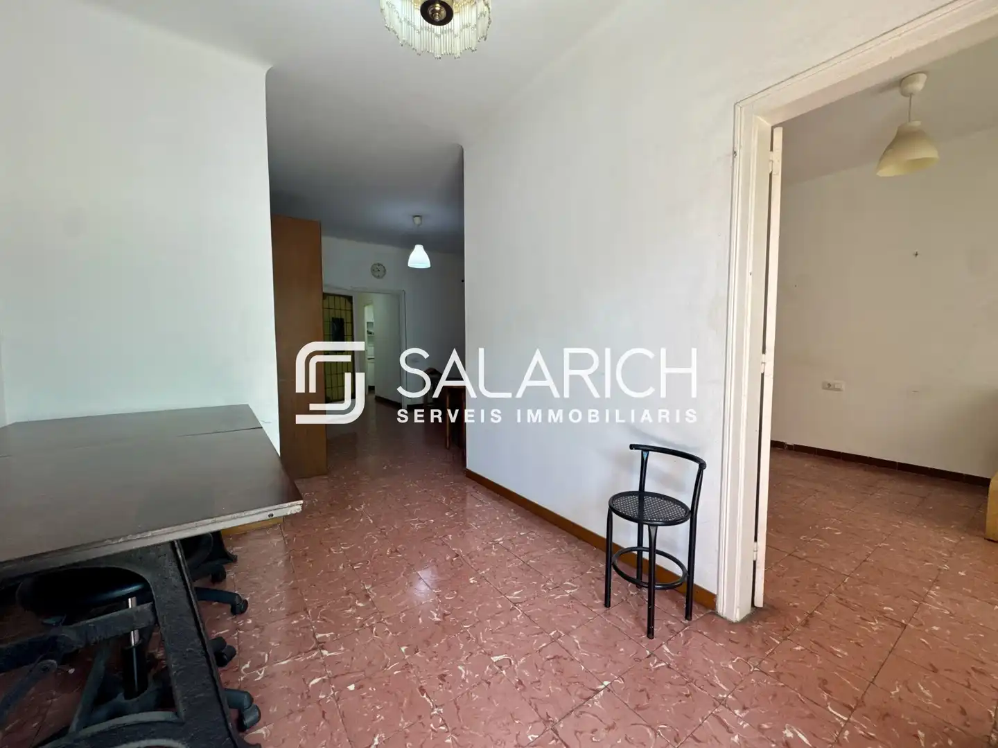 Flat for sale in Barcelona  with Air Conditioner and Balcony
