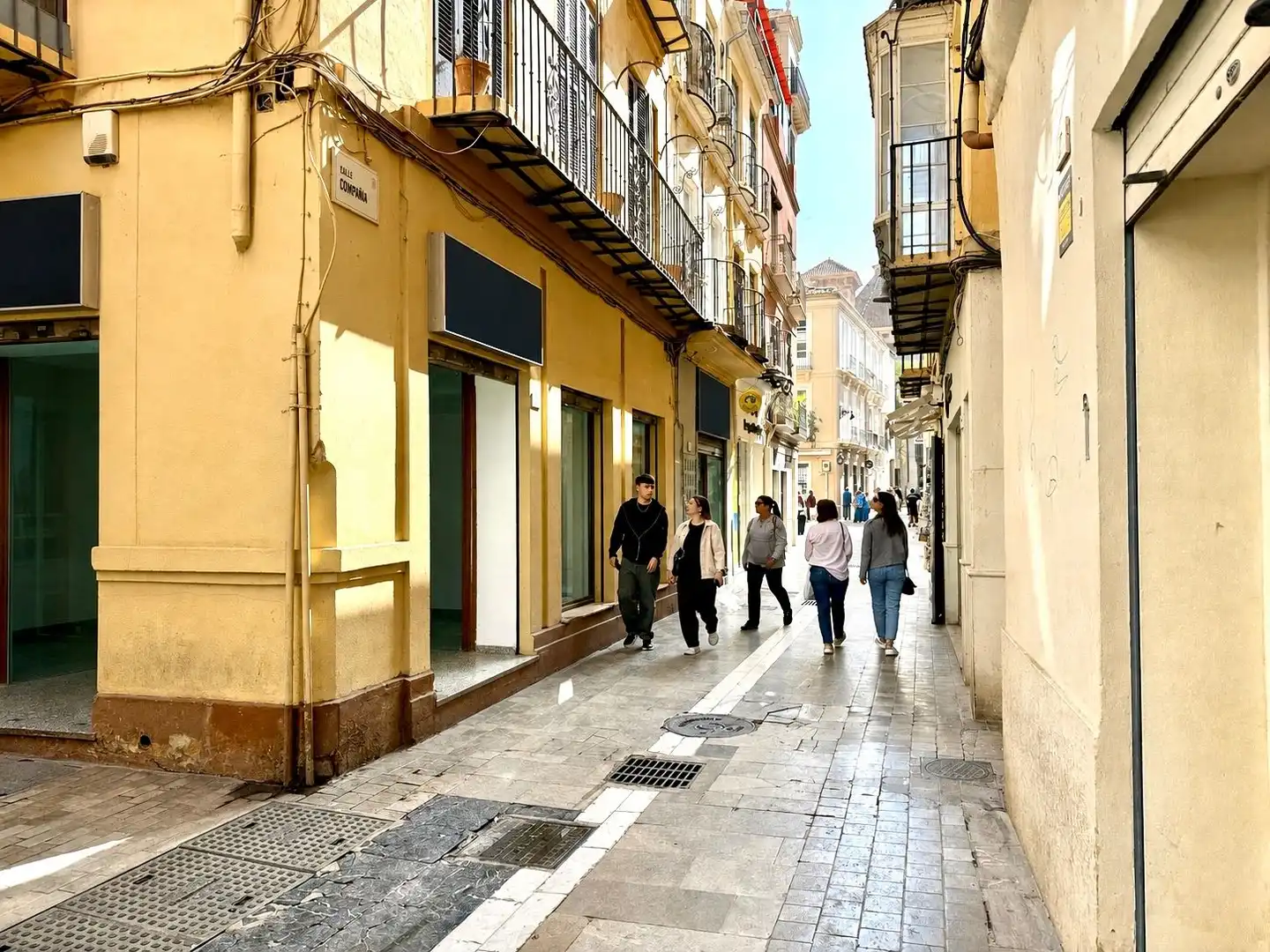 Vista exterior de Local de lloguer en Málaga amb Aire condicionat