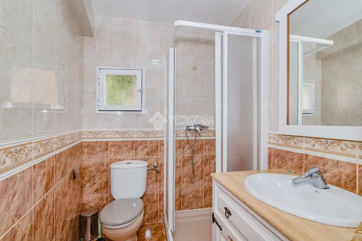 Baño de Casa adosada en venta en Loja con Amueblado y Balcón