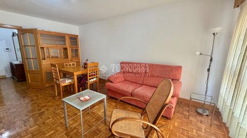 Foto 2 de Piso de alquiler en Numancia - San Fernando, Santander