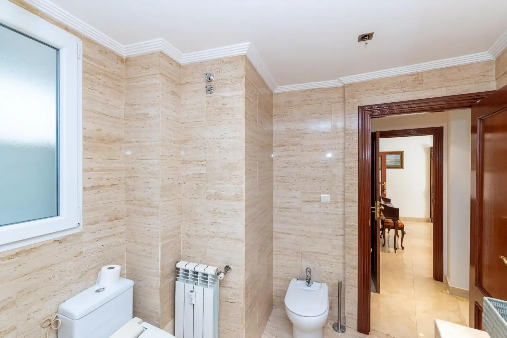 Bathroom of Flat for rent in Granada  with Air Conditioner, Furnished and Balcony