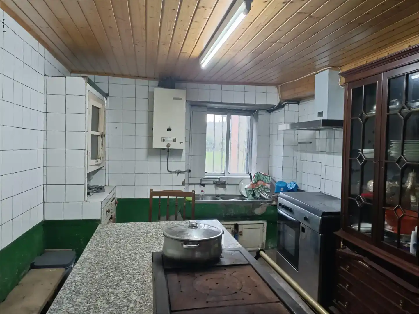 Cuina de Finca rústica en venda en Palas de Rei amb Jardí privat, Traster i Balcó