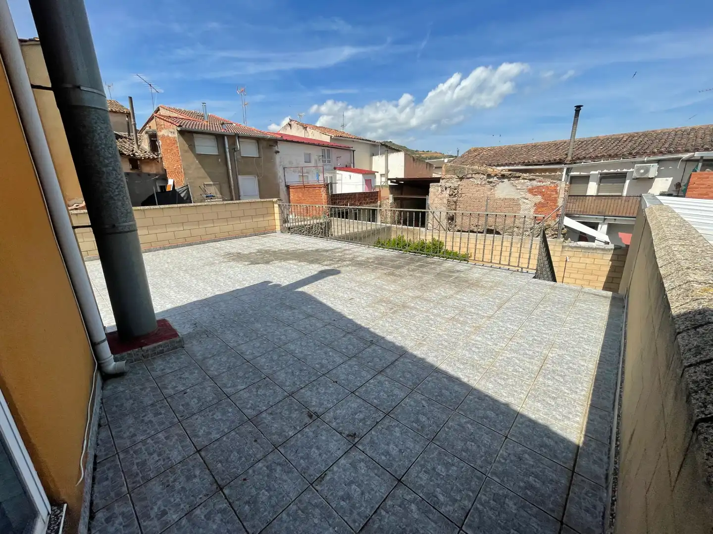 Terrassa de Casa adosada en venda en Bergasa amb Aire condicionat, Calefacció i Jardí privat
