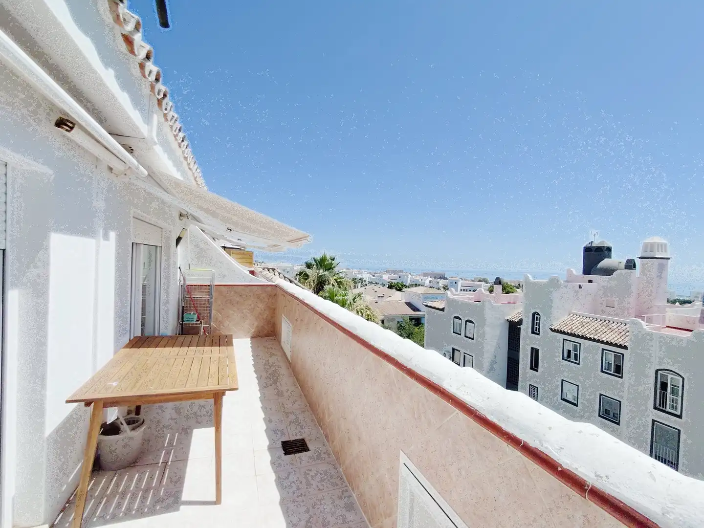 Vista exterior de Ático en venta en Benalmádena con Aire acondicionado, Terraza y Horno