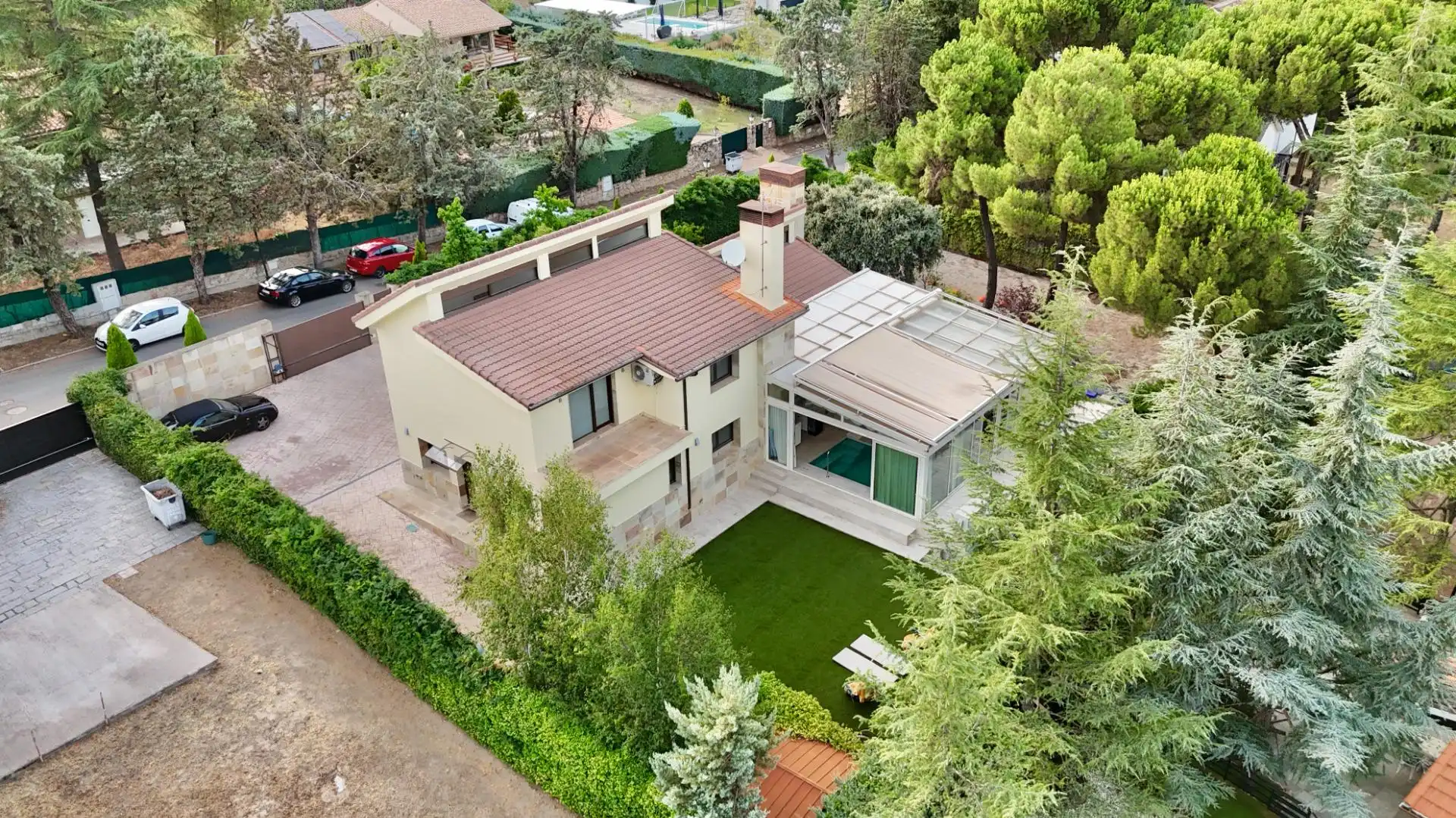 Vista exterior de Casa o xalet en venda en Galapagar amb Aire condicionat, Calefacció i Jardí privat