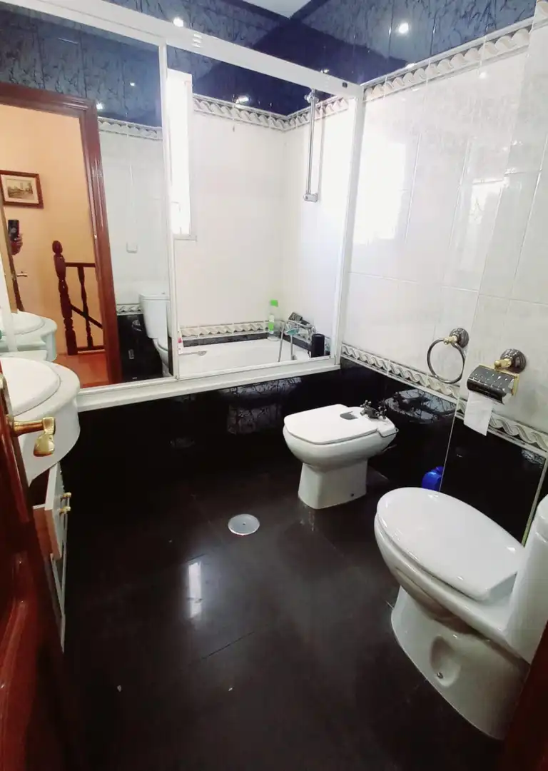 Baño de Piso en venta en Canillas de Aceituno con Aire acondicionado, Jardín privado y Terraza