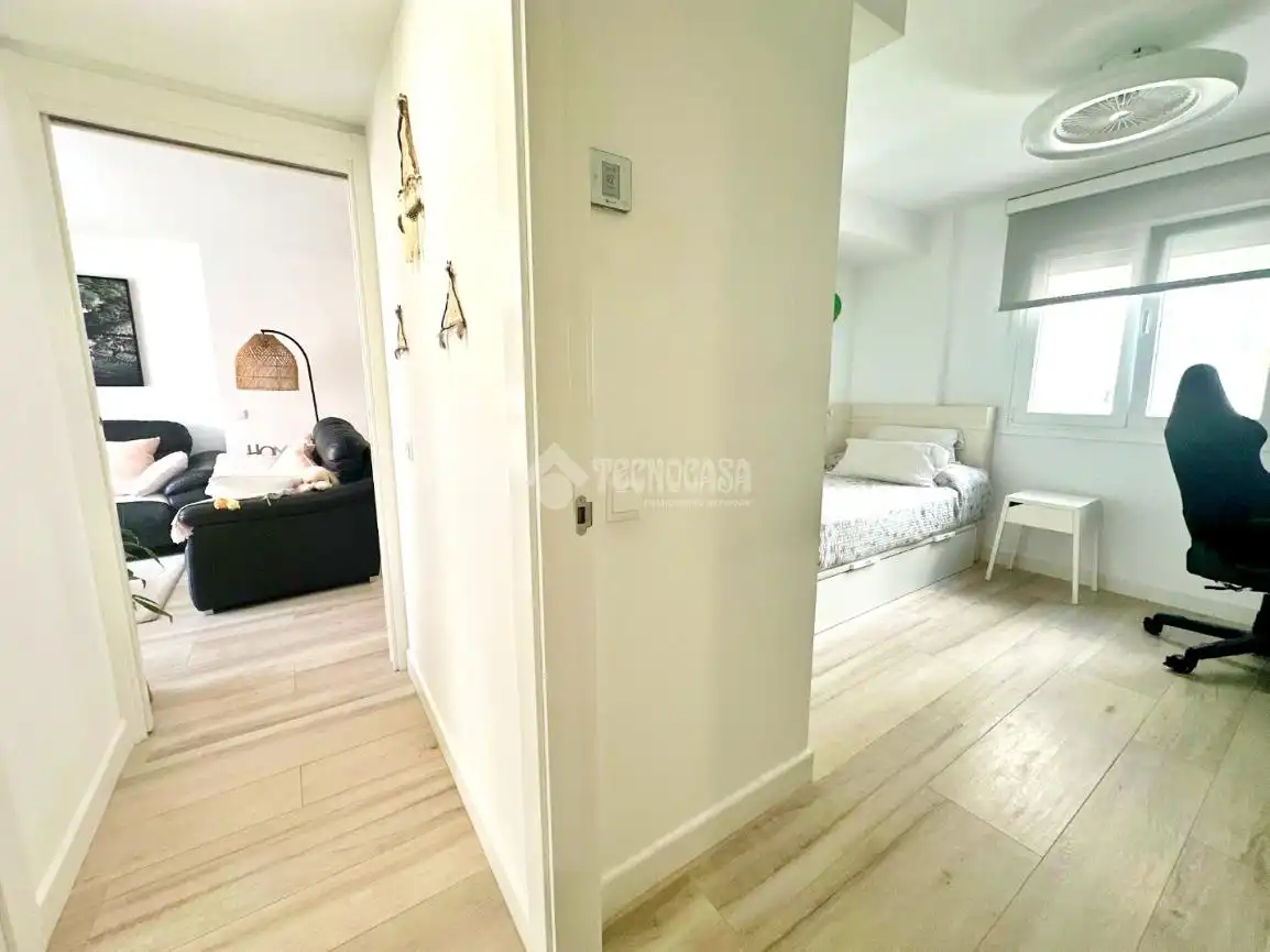 Bedroom of Flat for sale in Málaga
