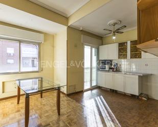 Cuina de Apartament en venda en  Madrid Capital amb Aire condicionat, Calefacció i Parquet