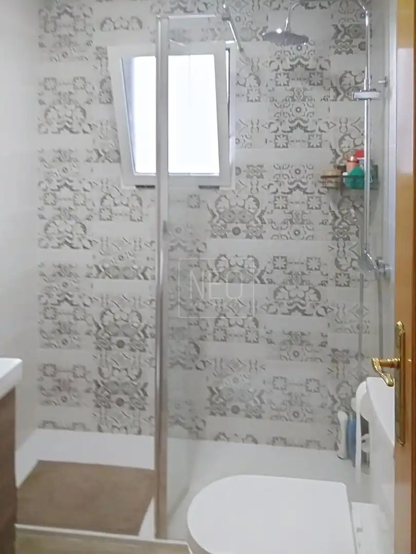 Bathroom of Flat for sale in Daimús  with Air Conditioner, Heating and Terrace