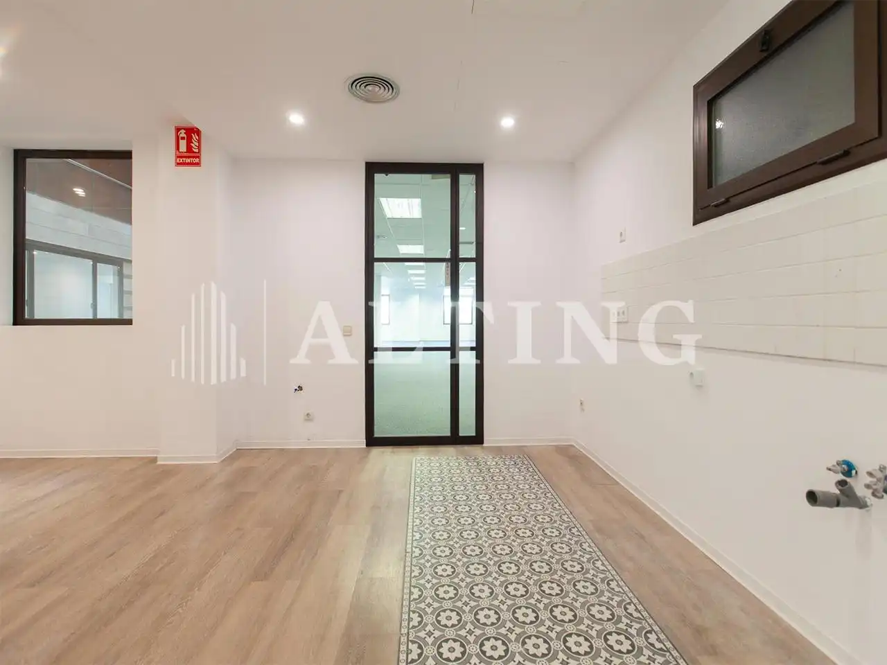 Office space with lift to rent in Catalunya, imagen 8