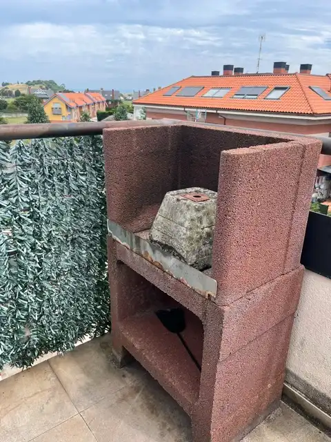Vista exterior de Dúplex en venda en Piélagos amb Calefacció, Parquet i Terrassa