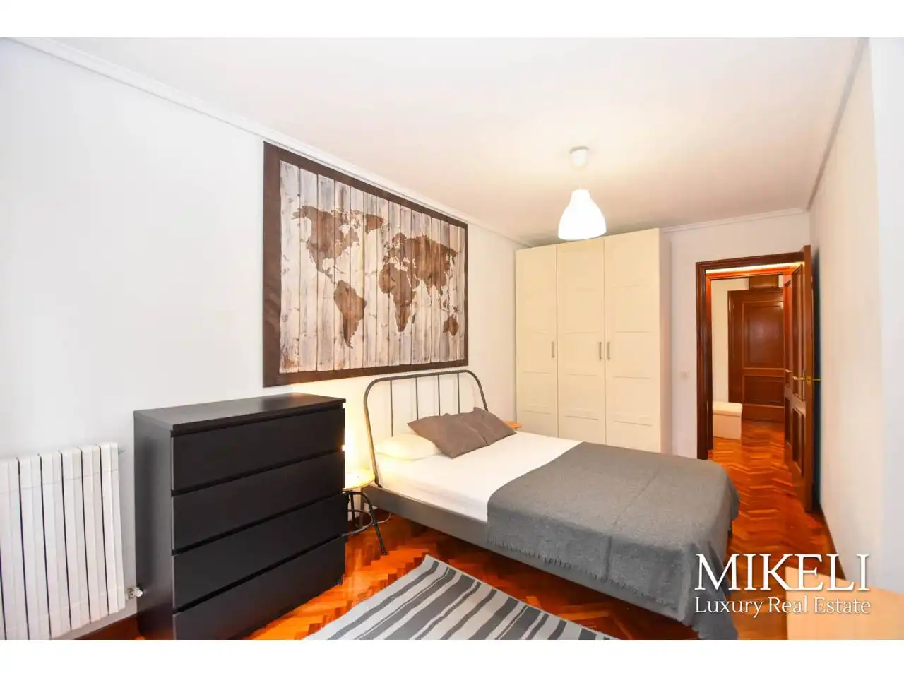 Habitación de Apartamento en venta en Cuatro Caminos