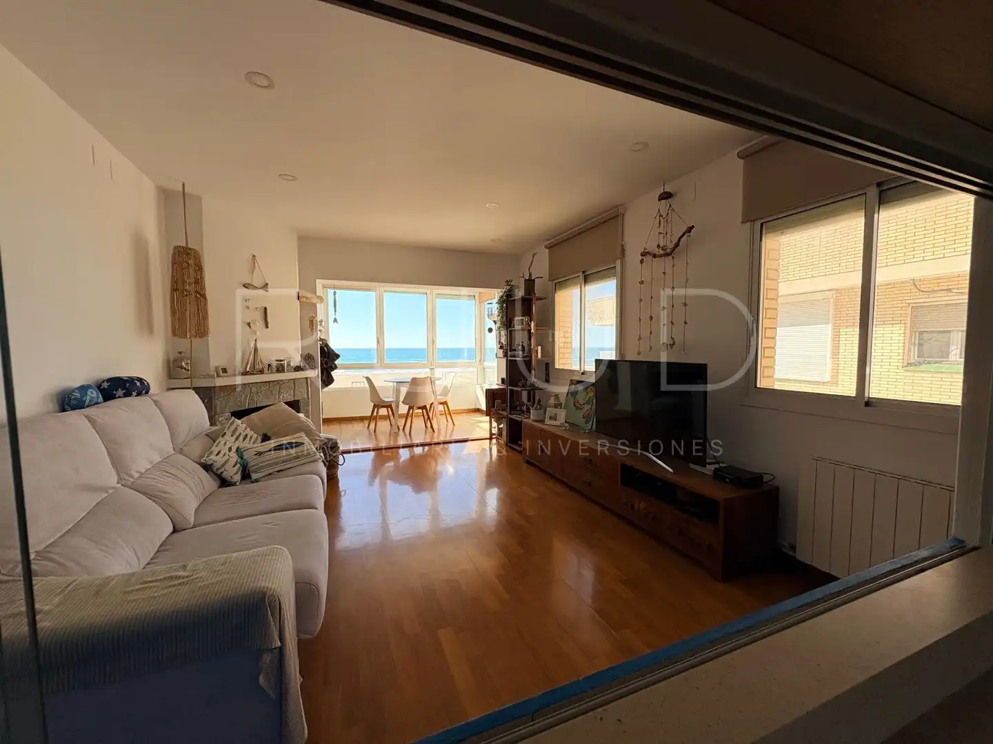Living room of Flat for sale in Castelldefels  with Air Conditioner, Heating and Parquet flooring