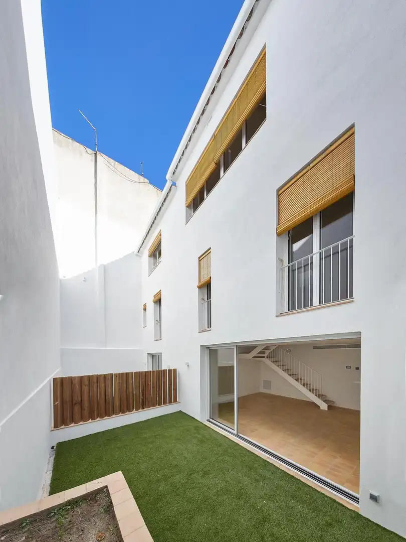 Vista exterior de Casa o chalet en venta en L'Escala con Aire acondicionado, Calefacción y Jardín privado