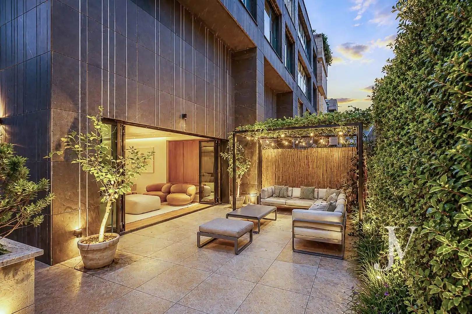 Terraza de Dúplex en venta en  Madrid Capital con Aire acondicionado, Calefacción y Jardín privado