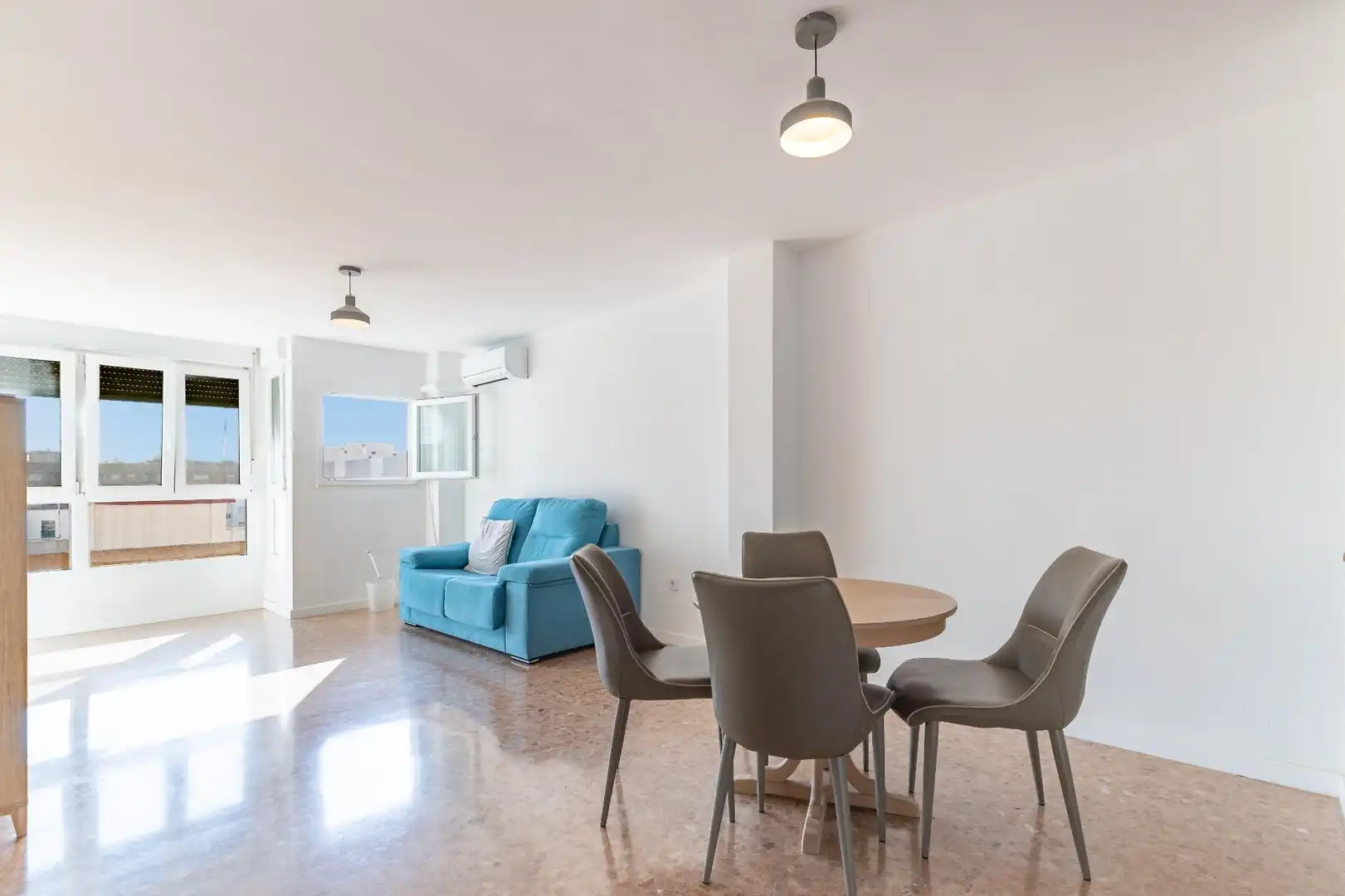 Sala d'estar de Apartament en venda en Valencia amb Aire condicionat i Calefacció