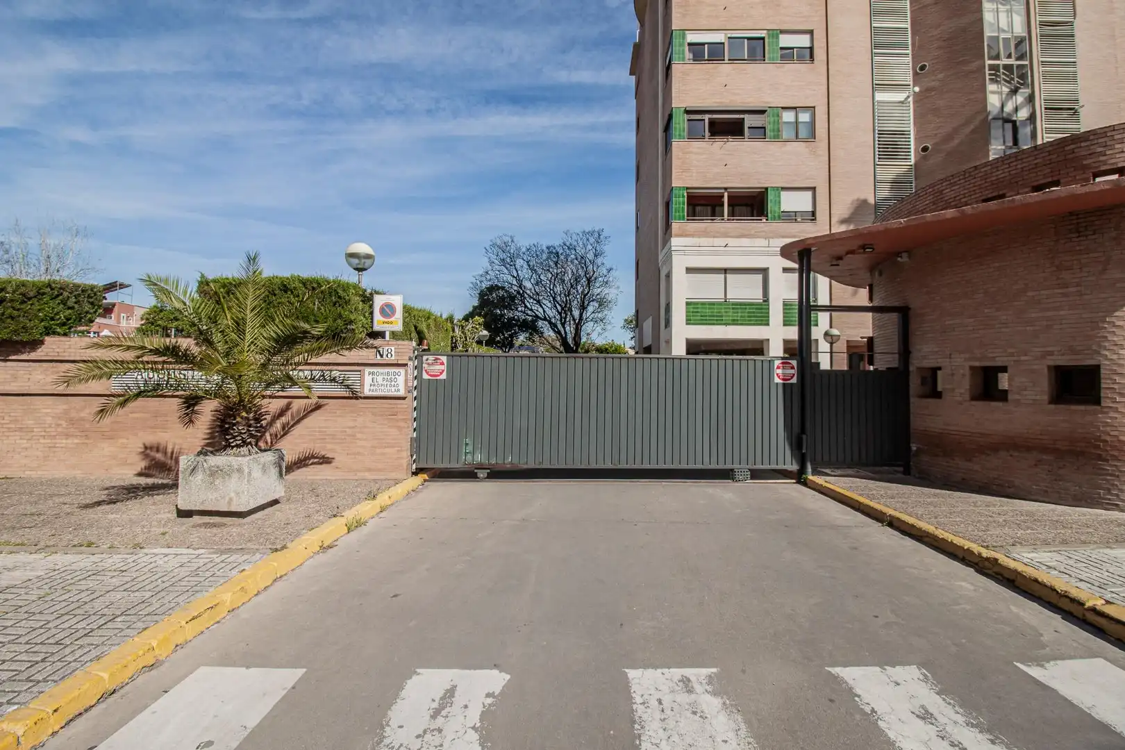 Parking of Flat for sale in Sevilla  with Air Conditioner, Heating and Community pool