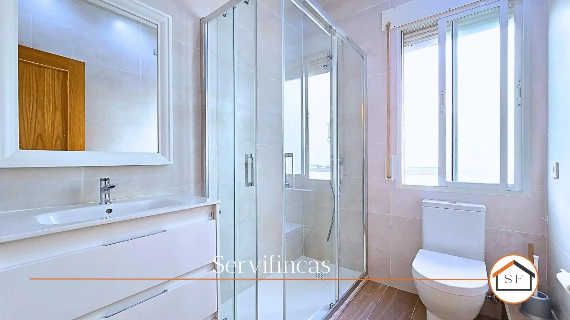 Badezimmer von Wohnung zur Miete in Madrid mit Heizung und Parkett