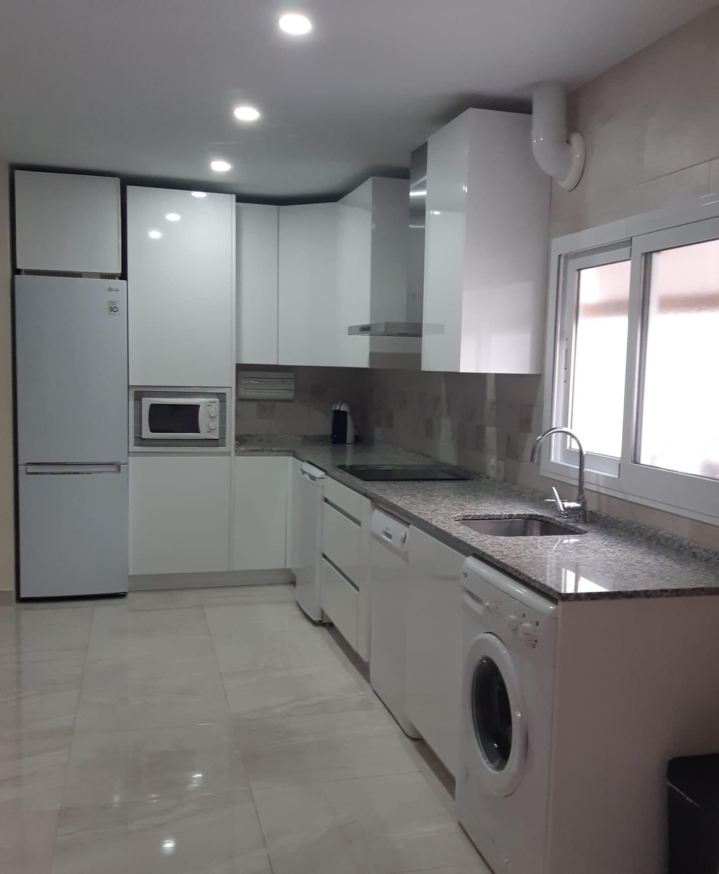 Kitchen of Flat for sale in  Sevilla Capital  with Air Conditioner, Heating and Terrace