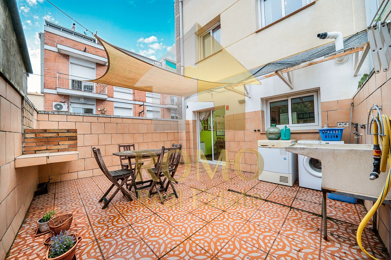 Exterior view of Single-family semi-detached for sale in La Llagosta  with Air Conditioner, Heating and Terrace