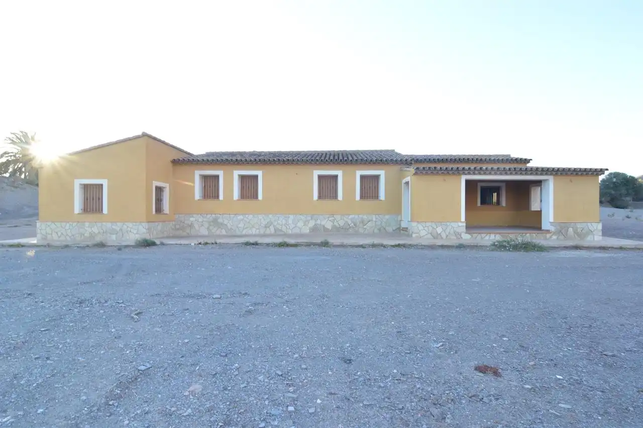 Vista exterior de Casa o xalet en venda en Águilas amb Traster