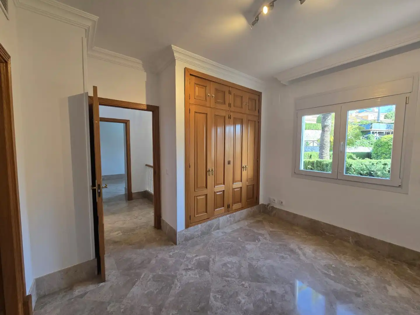 Casa adosada en venta en Marbella con Aire acondicionado, Jardín privado y Domótica