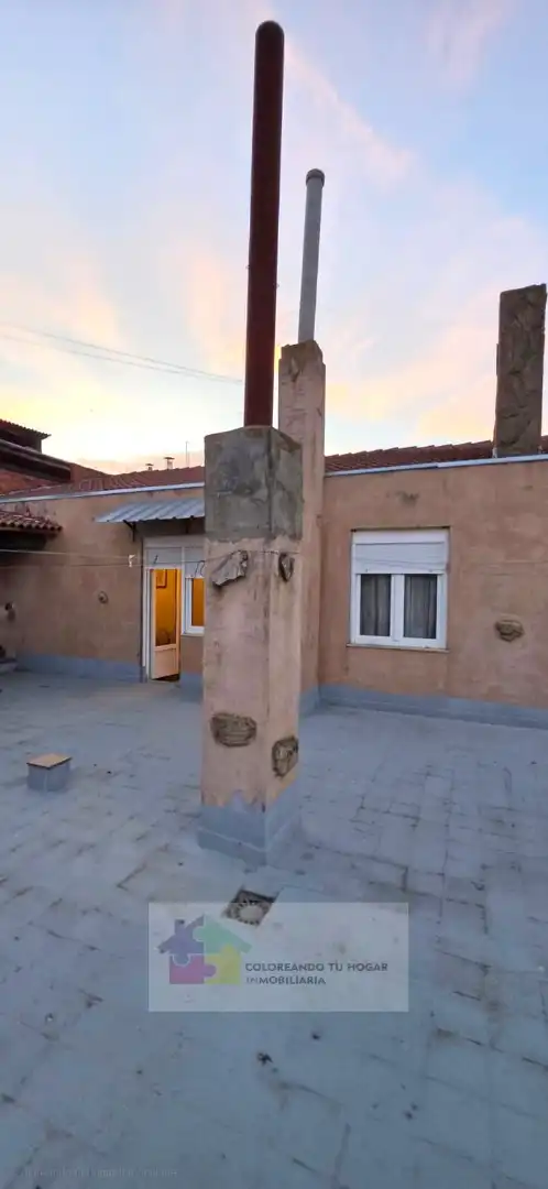 Vista exterior de Pis de lloguer en Villadangos del Páramo amb Calefacció, Parquet i Moblat