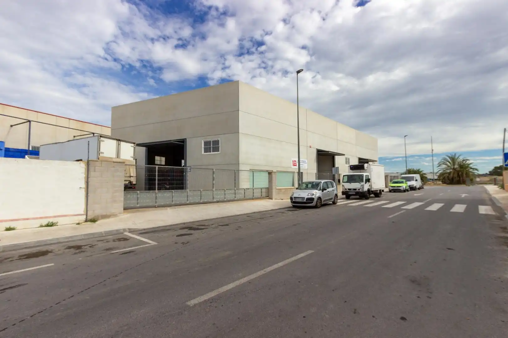 Vista exterior de Nave industrial en venta en Bigastro