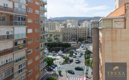 Vista exterior de Pis en venda en  Almería Capital amb Aire condicionat, Terrassa i Balcó