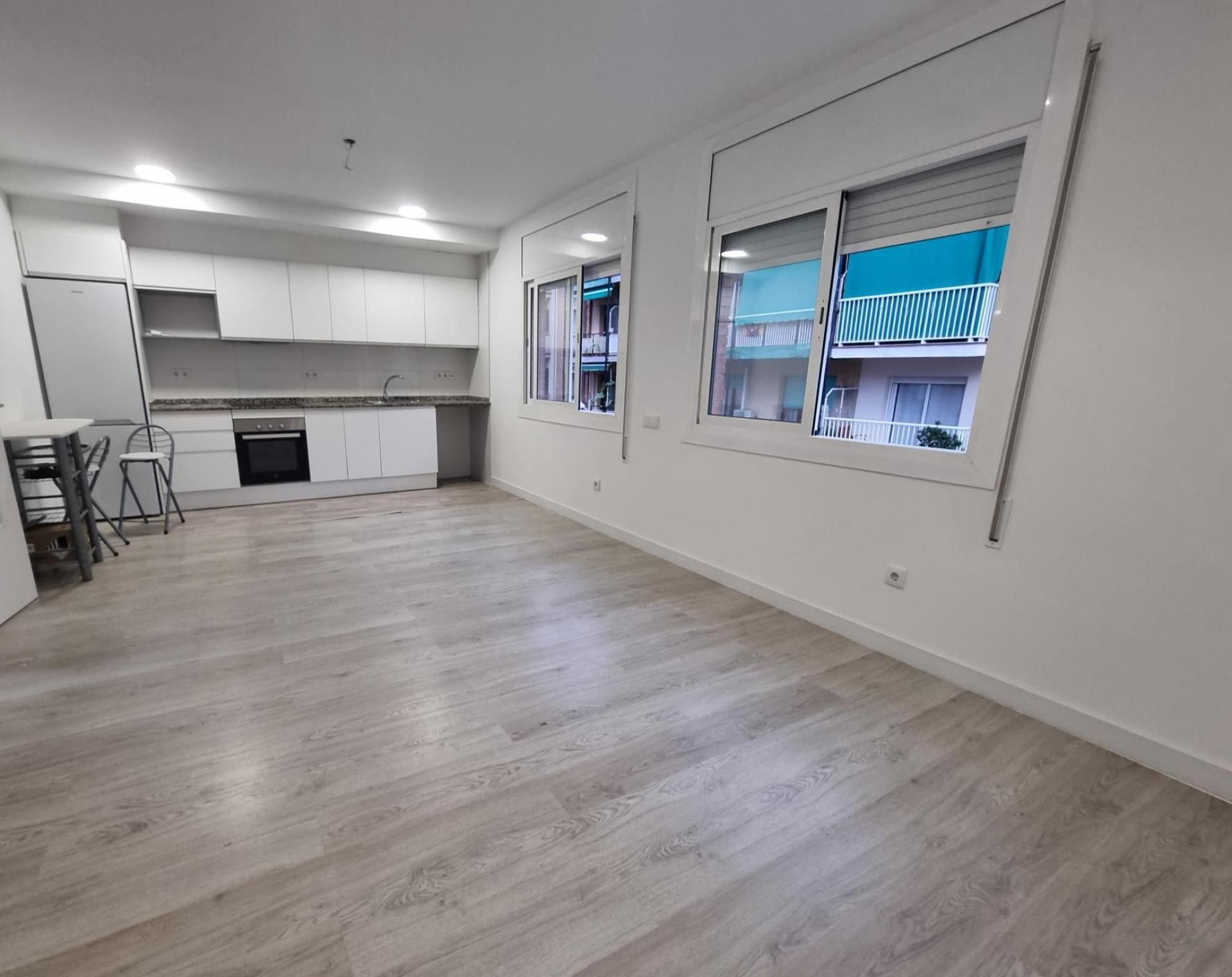 Kitchen of Flat for sale in Vilanova i la Geltrú