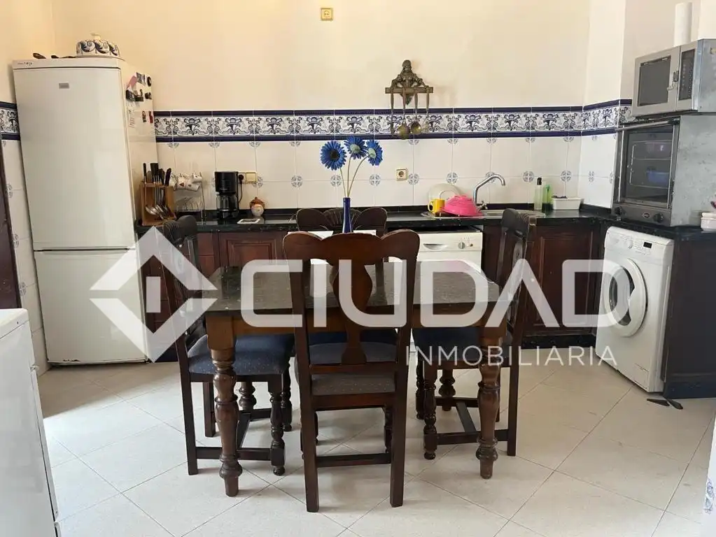 Kitchen of Houses for sale in Sanlúcar de Barrameda  with Terrace, Storage room and Balcony