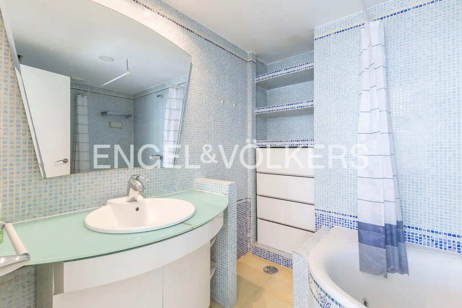 Bathroom of Flat for rent in Moncloa - Aravaca
