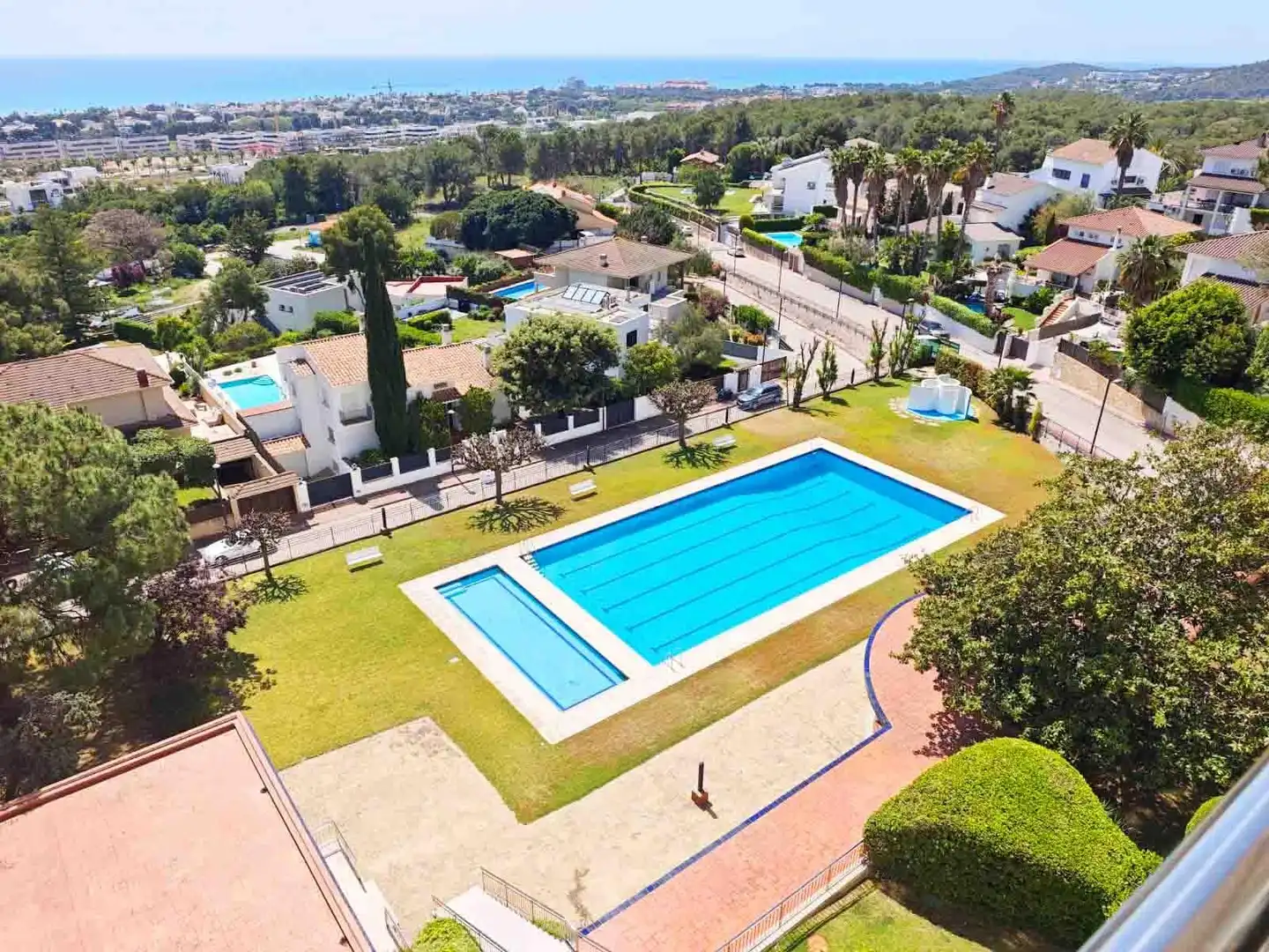 Swimming pool of Flat for sale in Sitges  with Air Conditioner, Heating and Private garden
