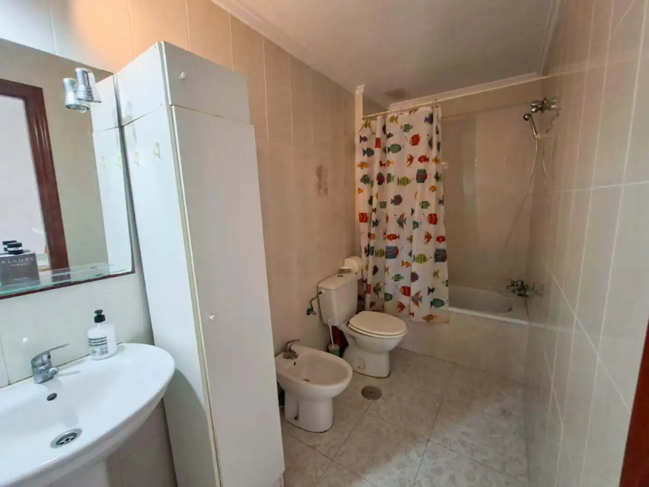 Baño de Apartamento en venta en Torrevieja con Aire acondicionado, Calefacción y Terraza