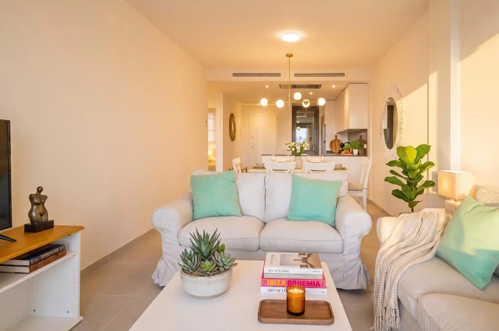 Sala d'estar de Planta baixa en venda en Mijas amb Aire condicionat, Jardí privat i Terrassa