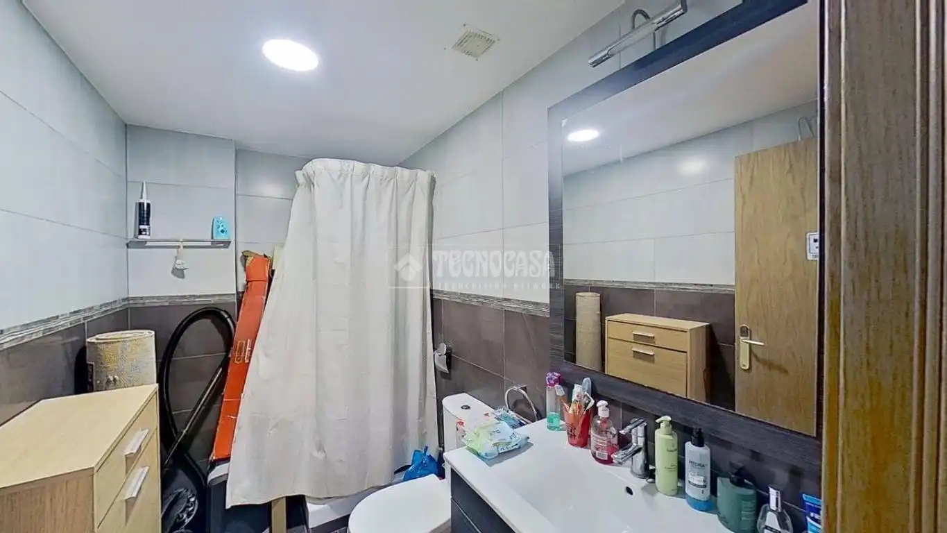 Bathroom of Flat for sale in Manresa  with Terrace and Balcony